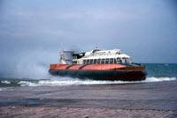 The SRN6 with Hovertravel - Approaching the Ryde slipway (credit: Pat Lawrence).
